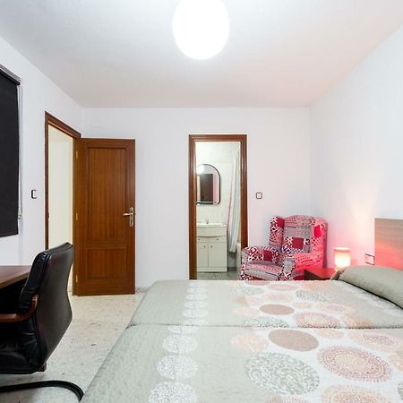 Holi-Rent Albareda Apartment Севиля Екстериор снимка