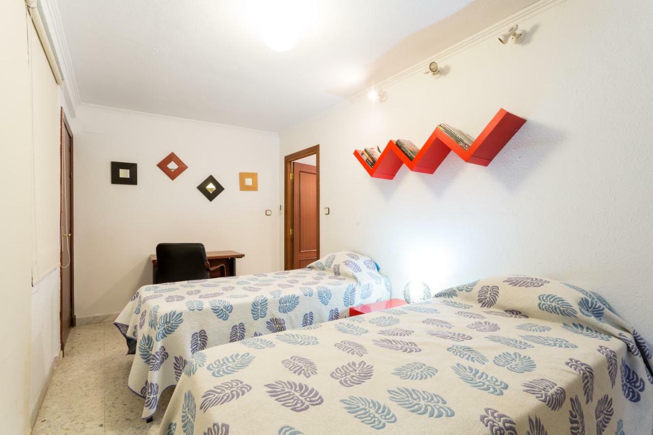 Holi-Rent Albareda Apartment Севиля Екстериор снимка