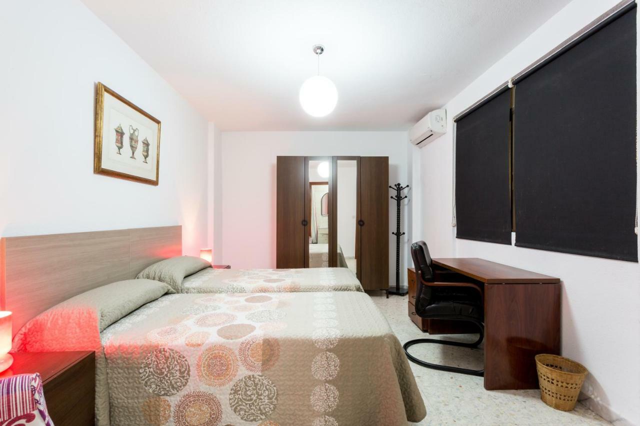 Holi-Rent Albareda Apartment Севиля Екстериор снимка
