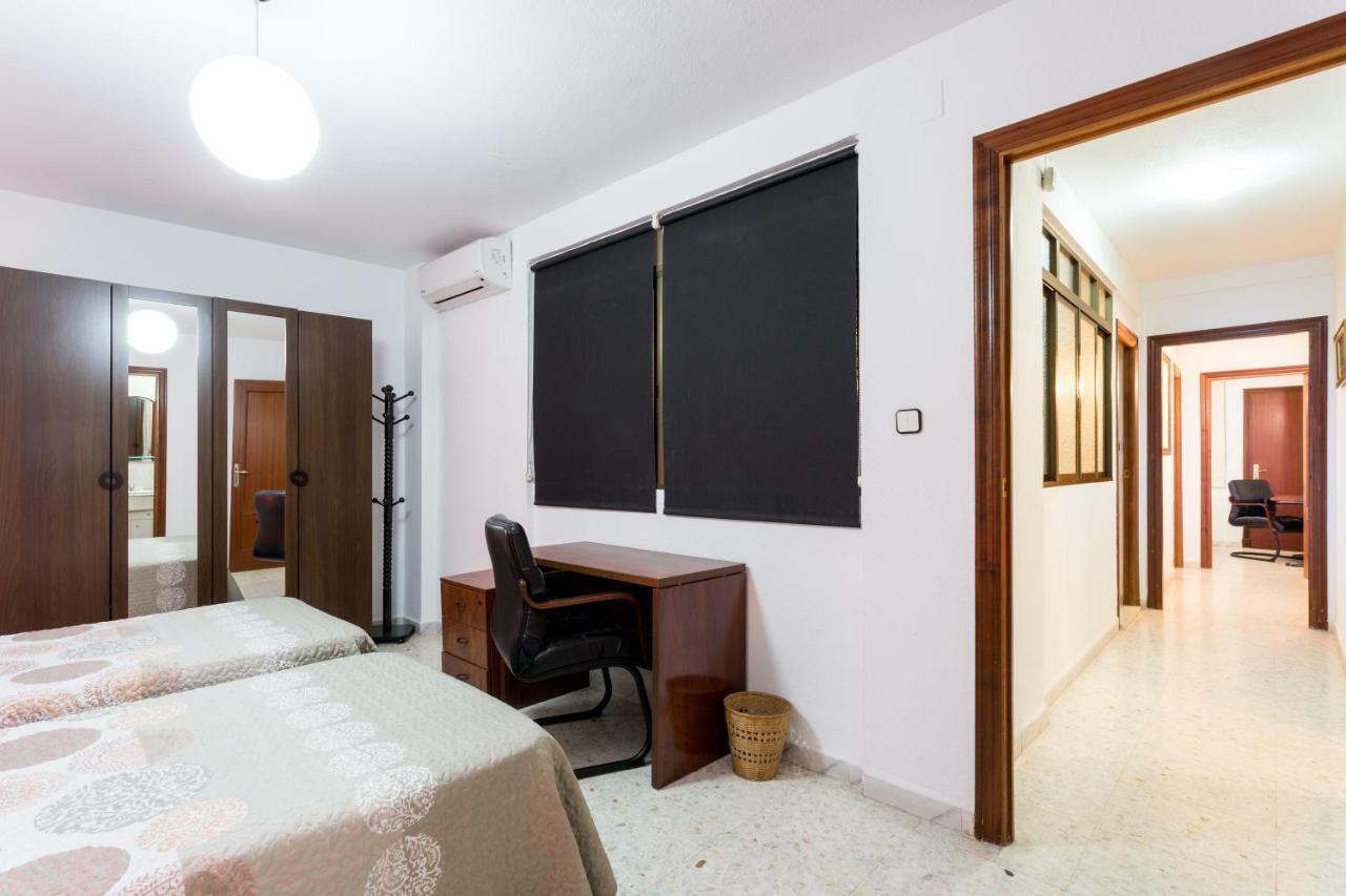 Holi-Rent Albareda Apartment Севиля Екстериор снимка