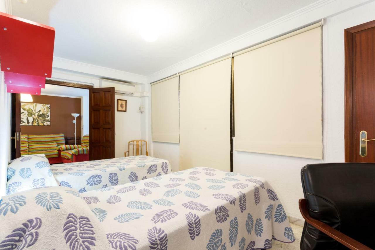 Holi-Rent Albareda Apartment Севиля Екстериор снимка