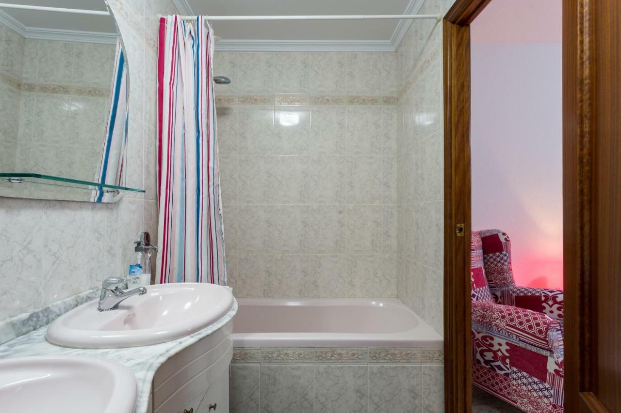 Holi-Rent Albareda Apartment Севиля Екстериор снимка