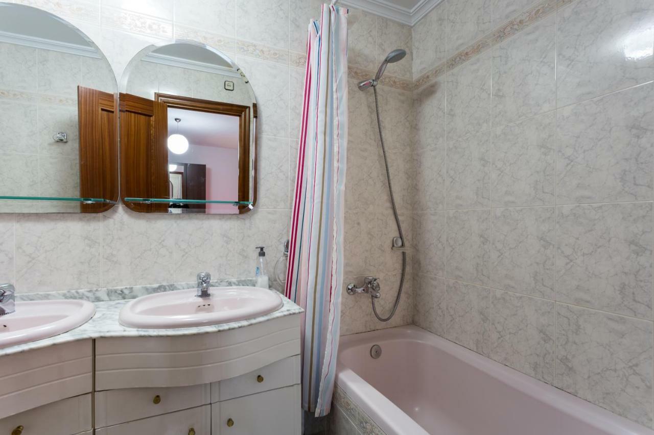 Holi-Rent Albareda Apartment Севиля Екстериор снимка