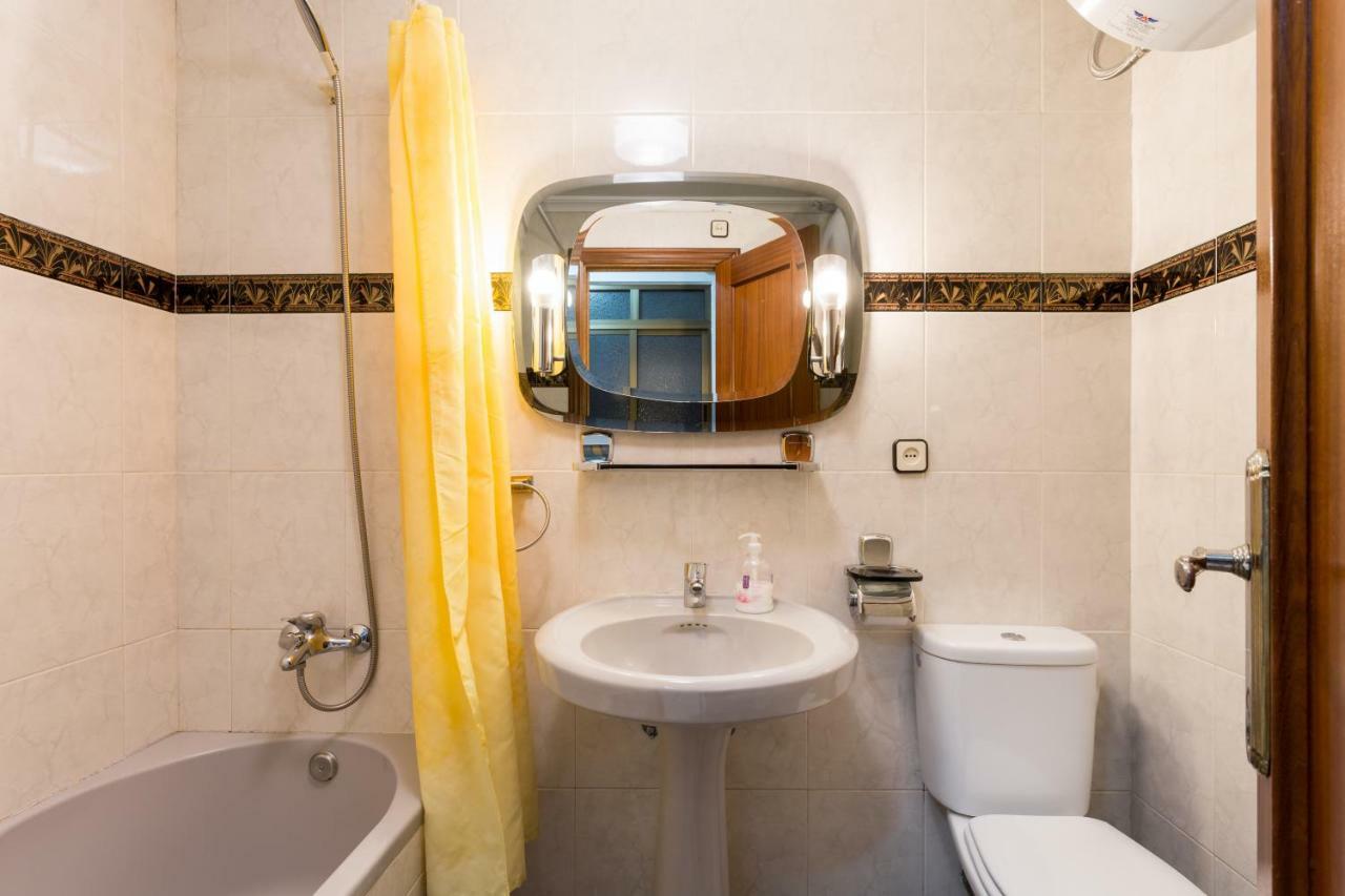 Holi-Rent Albareda Apartment Севиля Екстериор снимка
