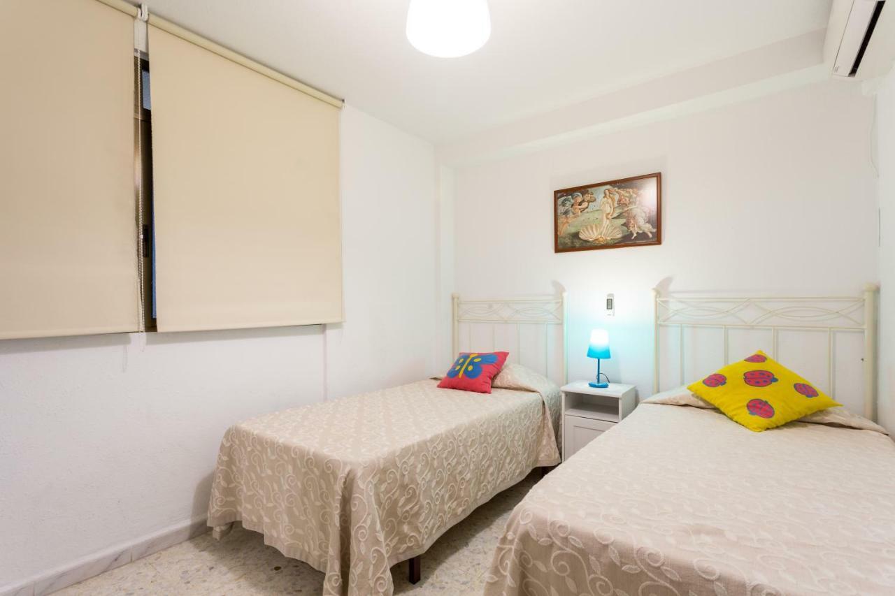 Holi-Rent Albareda Apartment Севиля Екстериор снимка